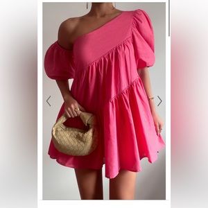 Pink asymmetrical puff sleeve mini dress US size 8 SHOWPO never worn!